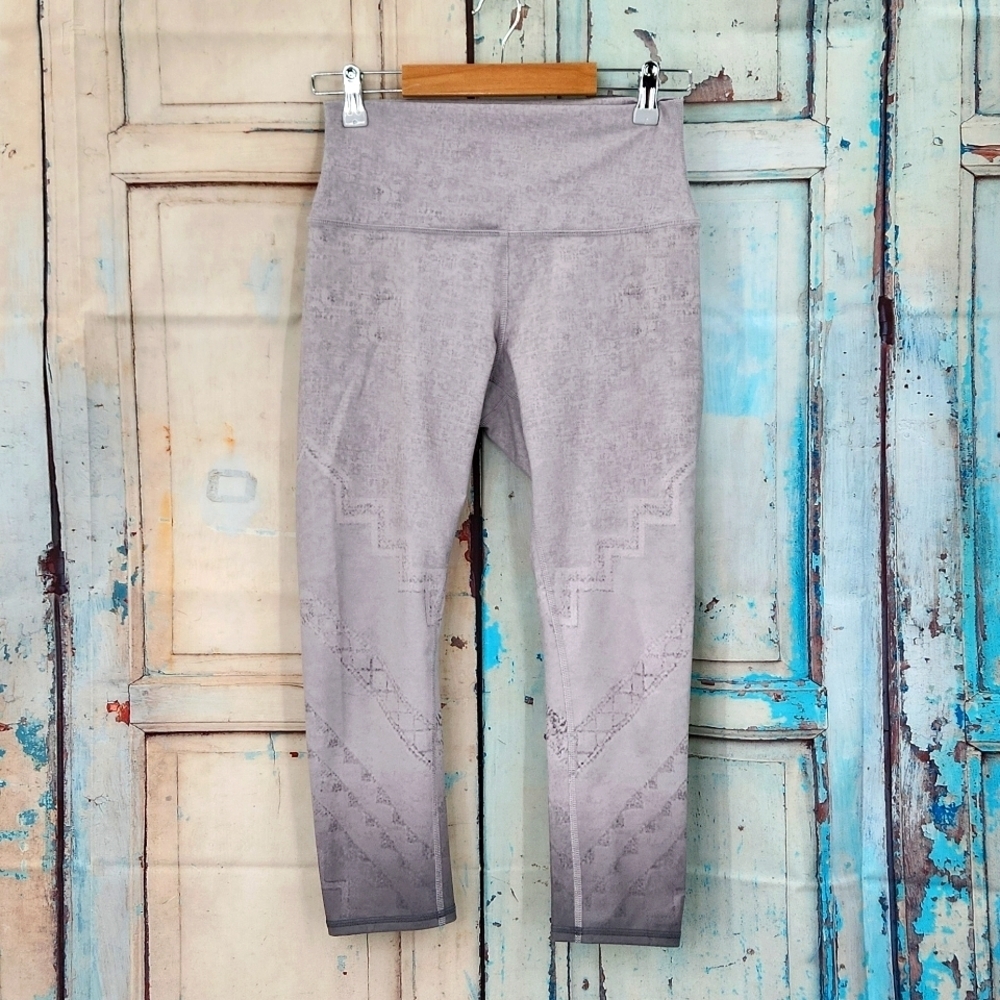 Alo Yoga‎ Cropped Airbrushed Leggings